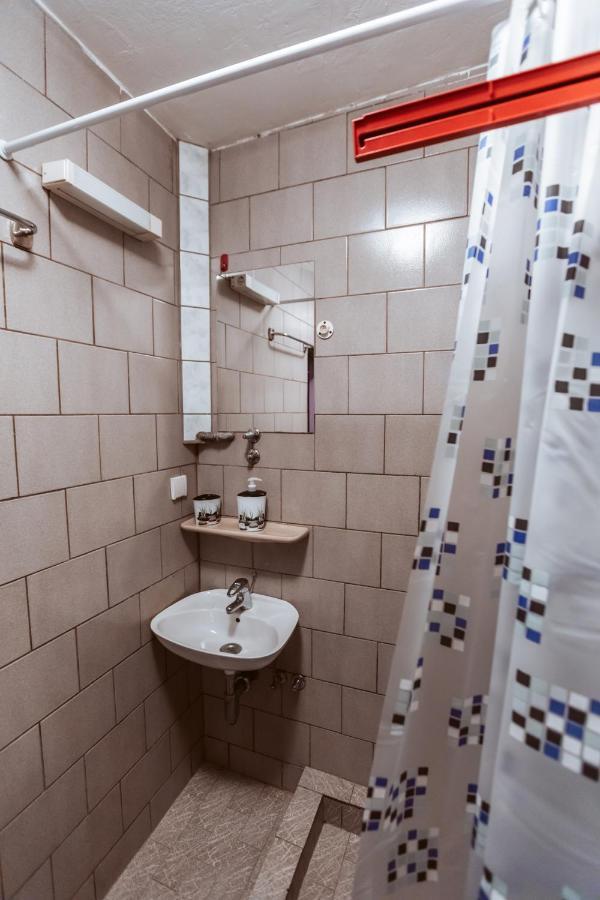 Laufer Hostel Novi Sad Exterior photo